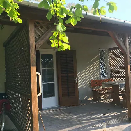 Small House Nyaraló