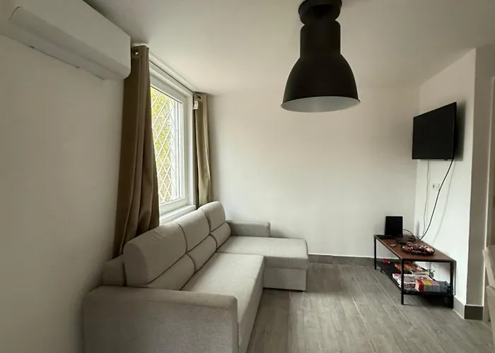 Small House *